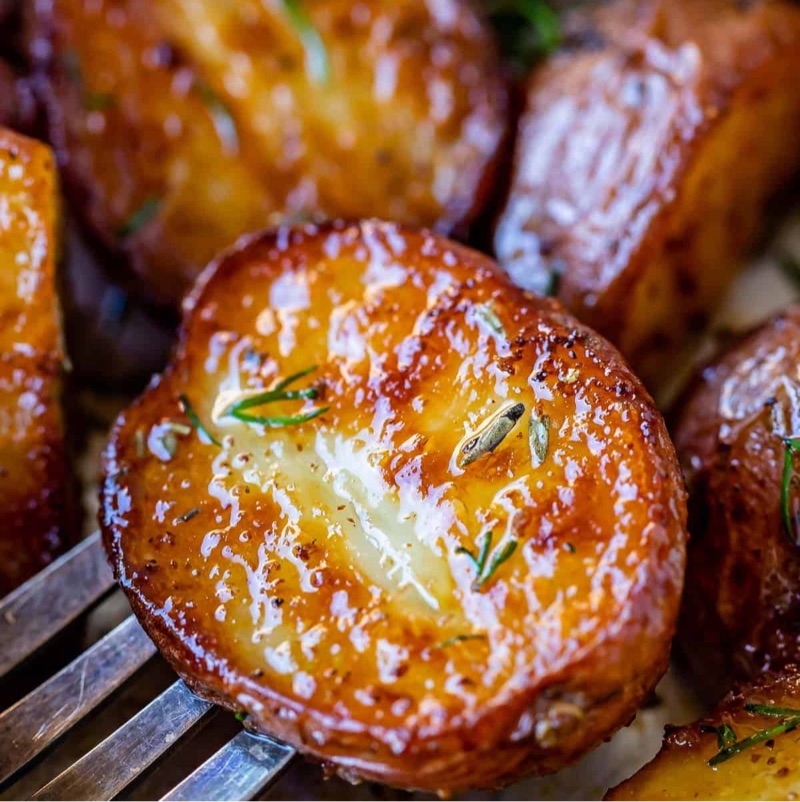 Oven-Roasted Red Potatoes with Bell Pepper and Thyme